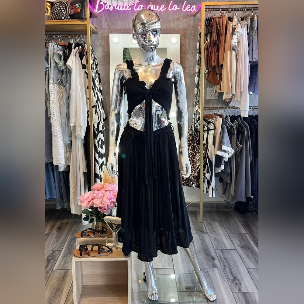 Elegant Black Midi Skirt